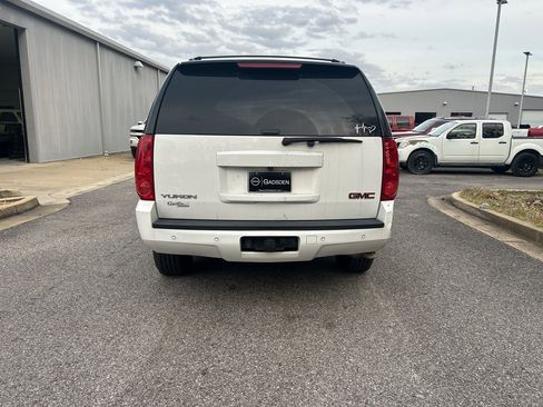Used 2014 GMC Yukon SLT image 3