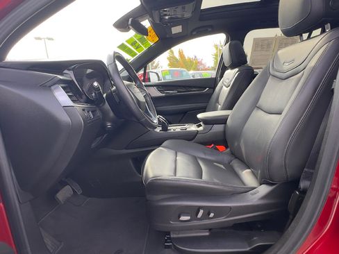 Certified 2024 Cadillac XT6 Premium Luxury image 17