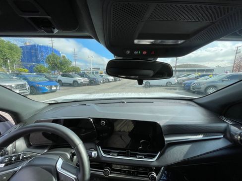 Used 2025 Chevrolet Equinox LT image 33