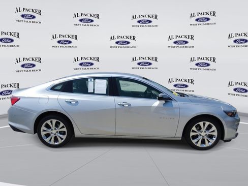 Used 2017 Chevrolet Malibu Premier w/ Driver Confidence Package FWD image 7