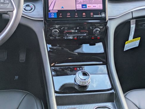 New 2025 Jeep Grand Cherokee Limited image 17