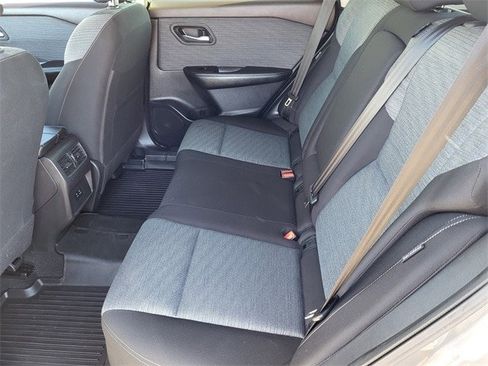 Used 2023 Nissan Rogue SV image 26