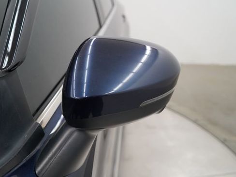 Used 2023 Mitsubishi Outlander SE image 86