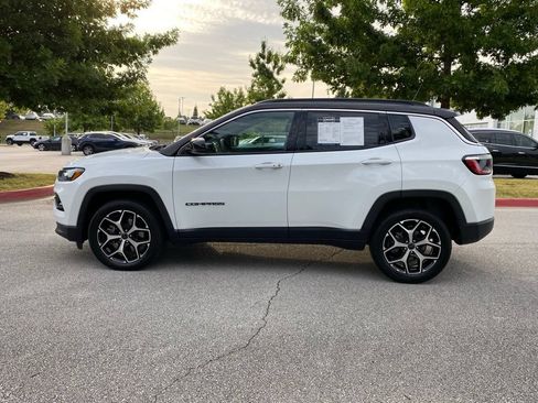 Used 2025 Jeep Compass Limited AWD/4WD image 4
