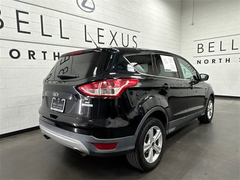 Used 2016 Ford Escape SE image 3
