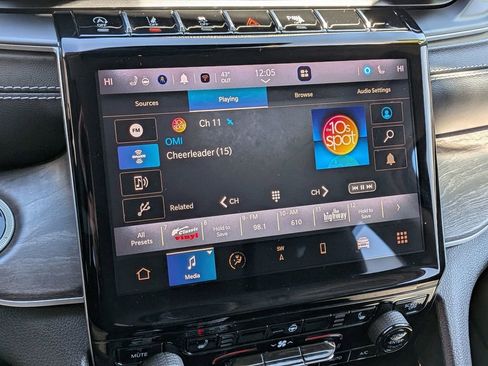 Certified 2023 Jeep Grand Cherokee Limited w/ Black Appearance Package image 19