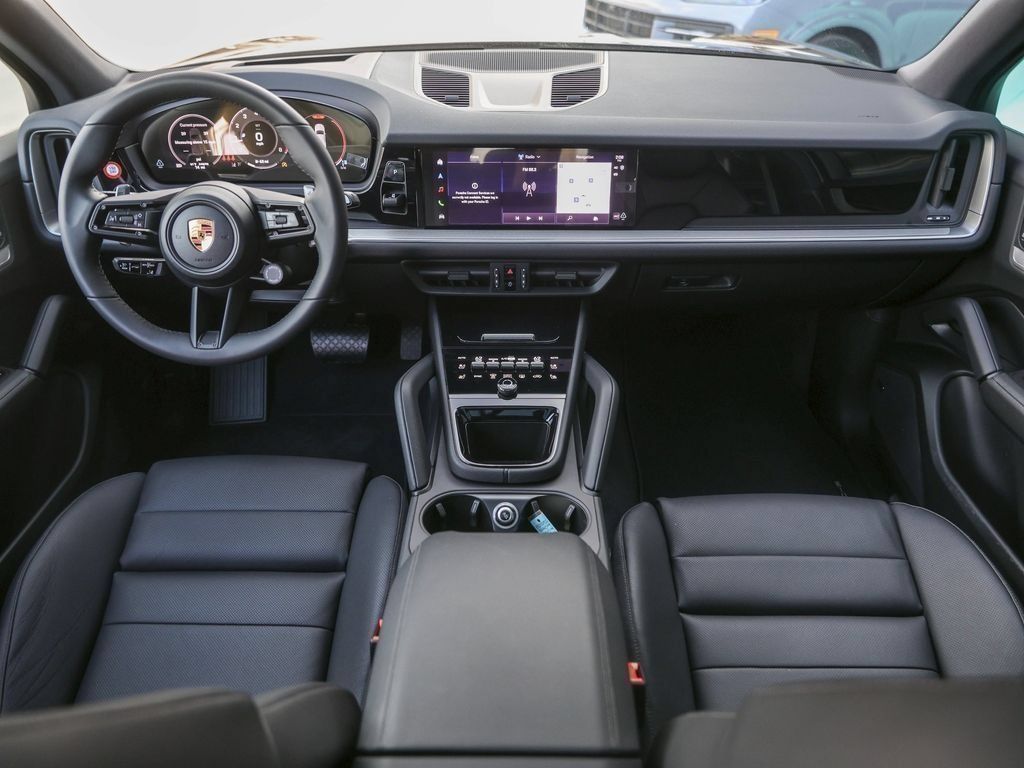 Certified 2026 Porsche Cayenne AWD/4WD image 30