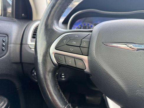Used 2016 Chrysler 300 C RWD image 15