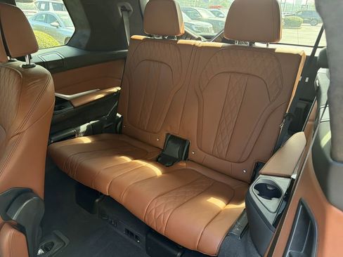 Used 2024 BMW X7 xDrive40i w/ Executive Package image 23