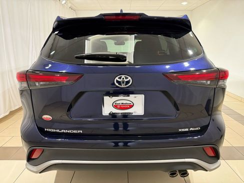 Certified 2025 Toyota Highlander XSE image 4
