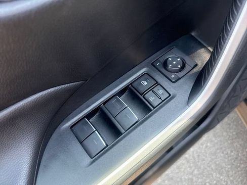 Used 2025 Toyota RAV4 XLE FWD image 10
