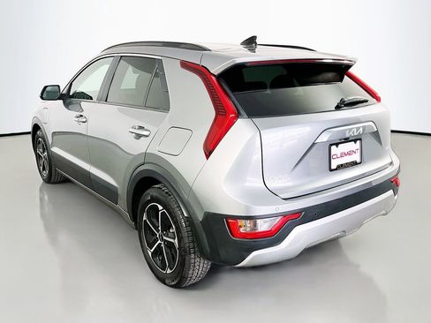 Used 2023 Kia Niro EX w/ EX Cold Weather Package FWD image 9