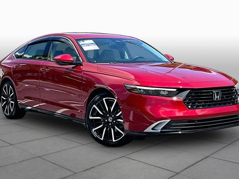 Used 2024 Honda Accord Touring image 3