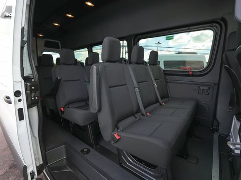 Used 2025 Mercedes-Benz Sprinter 2500 image 46