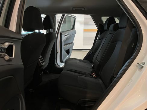 Used 2025 Kia Sportage LX FWD image 25