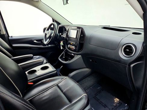 Used 2019 Mercedes-Benz Metris Passenger image 22