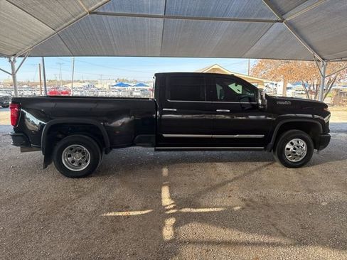 Used 2024 Chevrolet Silverado 3500 High Country image 9