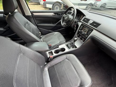 Used 2013 Volkswagen Passat 2.5 SE FWD image 17