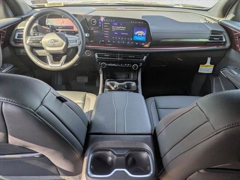 Used 2025 Chevrolet Traverse Z71 w/ Driver Confidence Package image 17