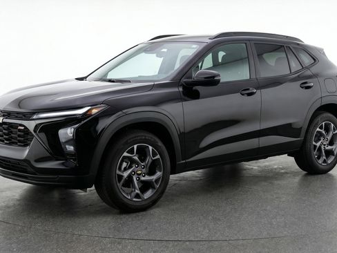 Used 2025 Chevrolet Trax LT w/ LT Convenience Package FWD image 3