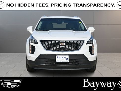 Used 2023 Cadillac XT4 Luxury w/ Cold Weather Package FWD image 2