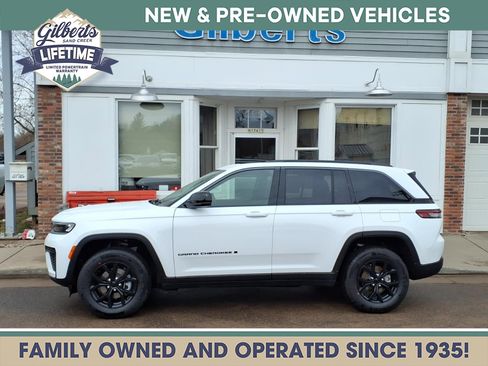New 2026 Jeep Grand Cherokee Altitude AWD/4WD image 1