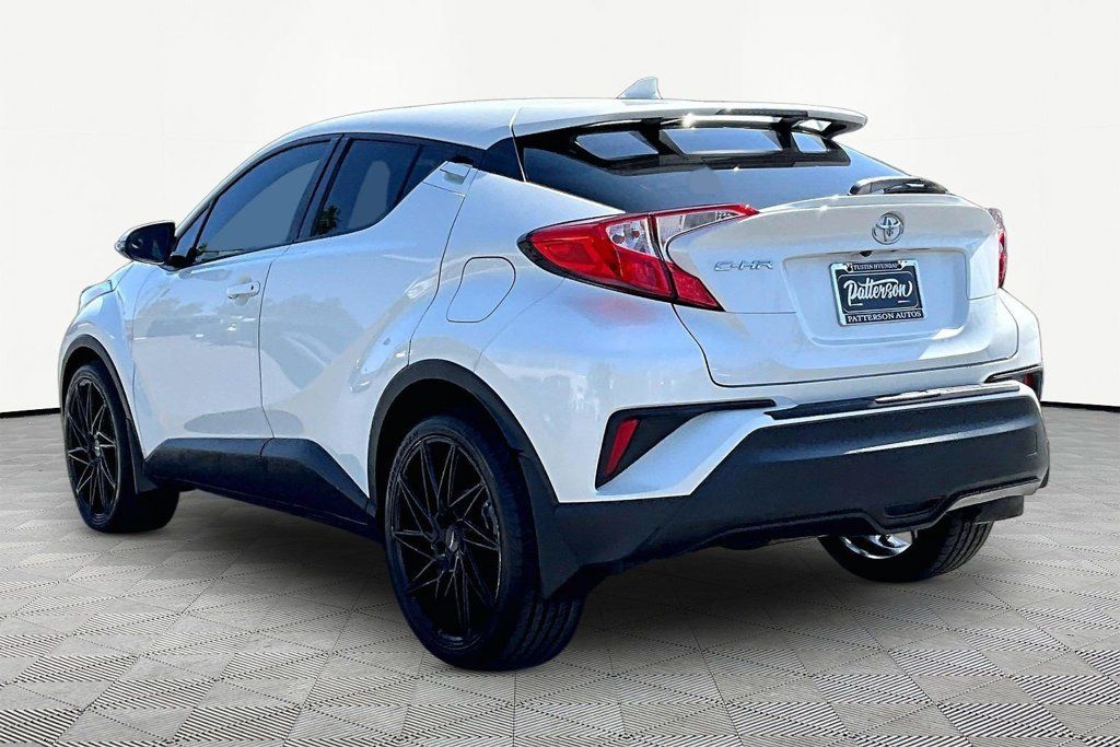 Used 2018 Toyota C-HR XLE FWD image 7
