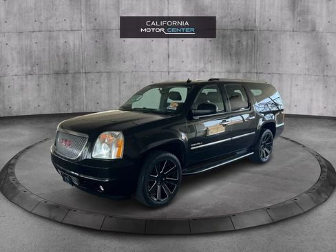 Used 2014 GMC Yukon XL Denali image 3