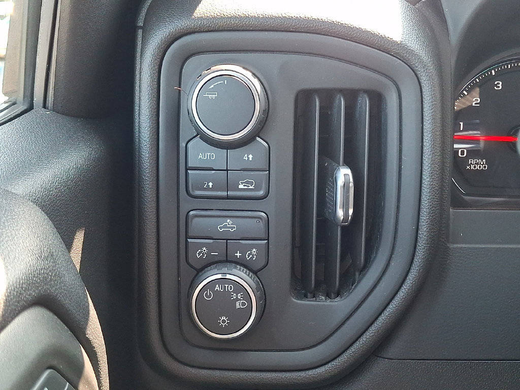 Used 2020 Chevrolet Silverado 1500 Custom w/ Custom Value Package AWD/4WD image 25