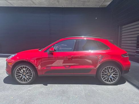 Certified 2021 Porsche Macan S AWD/4WD image 2