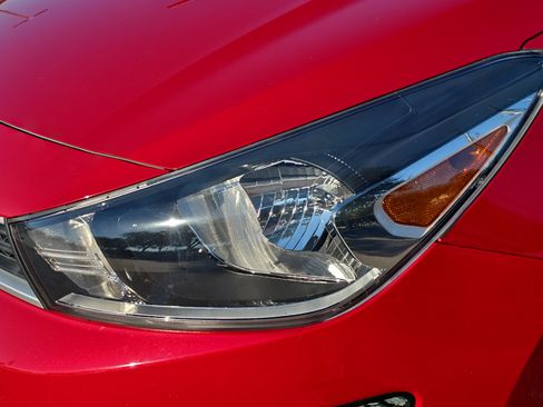 Certified 2022 Kia Rio S image 10