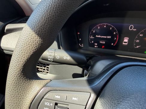 Used 2025 Honda Accord LX image 20