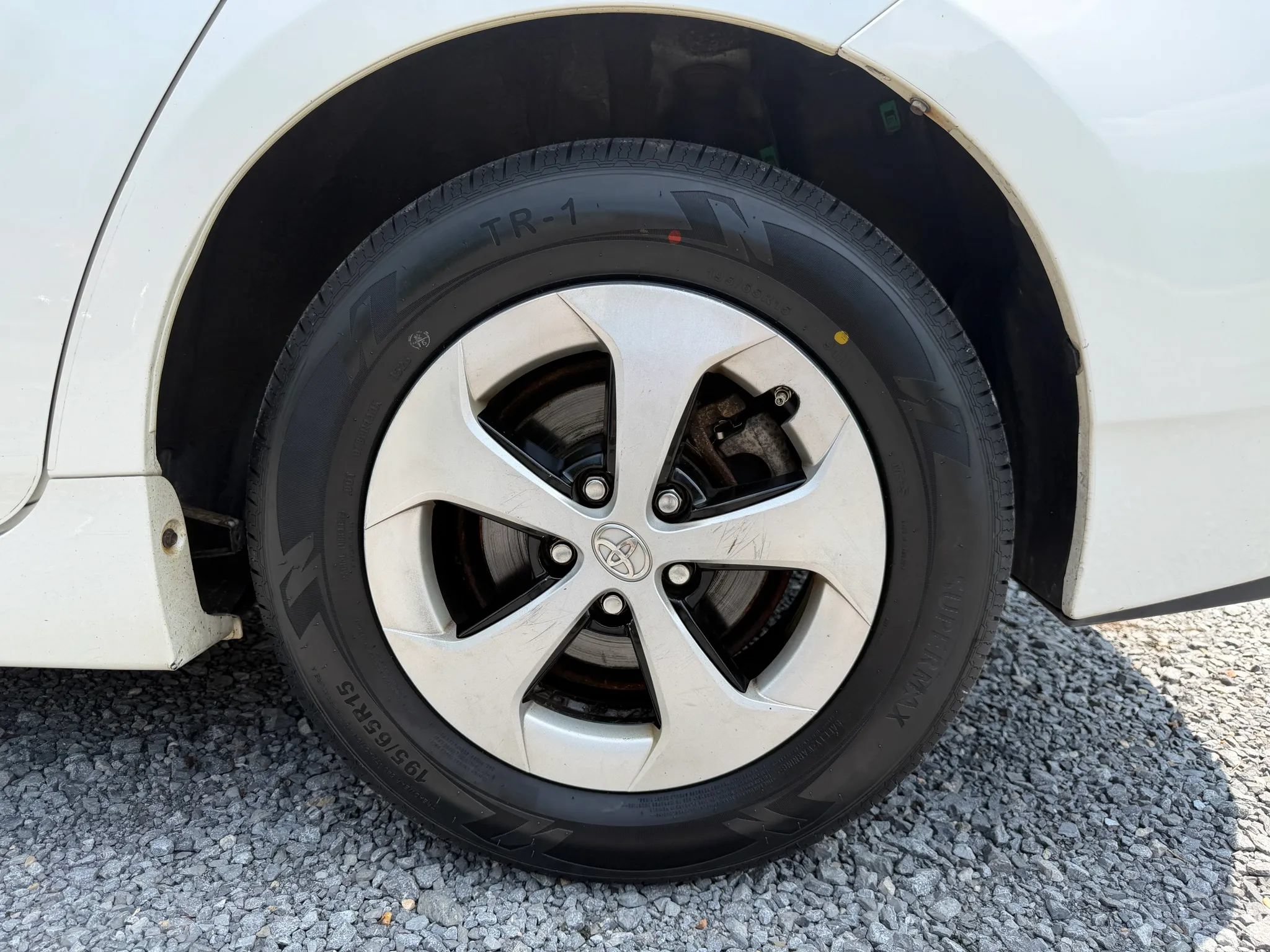 Used 2015 Toyota Prius Two FWD image 40