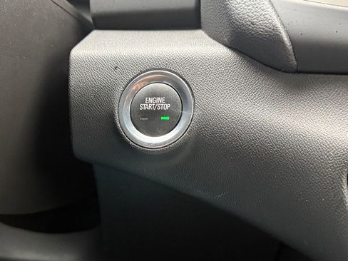 Used 2024 GMC Terrain SLE image 23