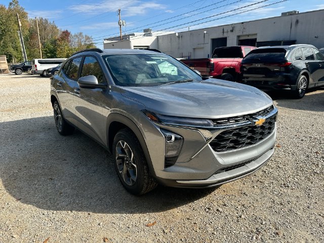 Used 2024 Chevrolet Trax LT FWD image 18