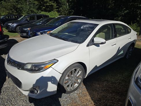 Used 2015 Toyota Avalon XLE Touring image 1