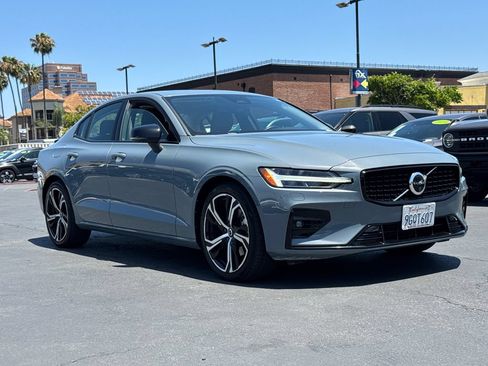 Used 2024 Volvo S60 B5 Plus AWD/4WD image 4