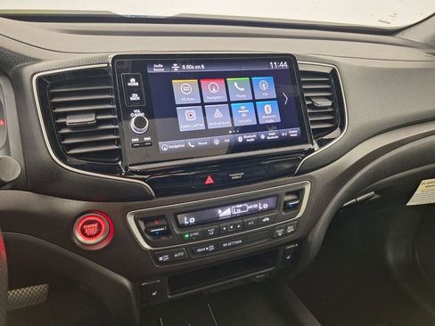 Used 2025 Honda Ridgeline TrailSport image 13