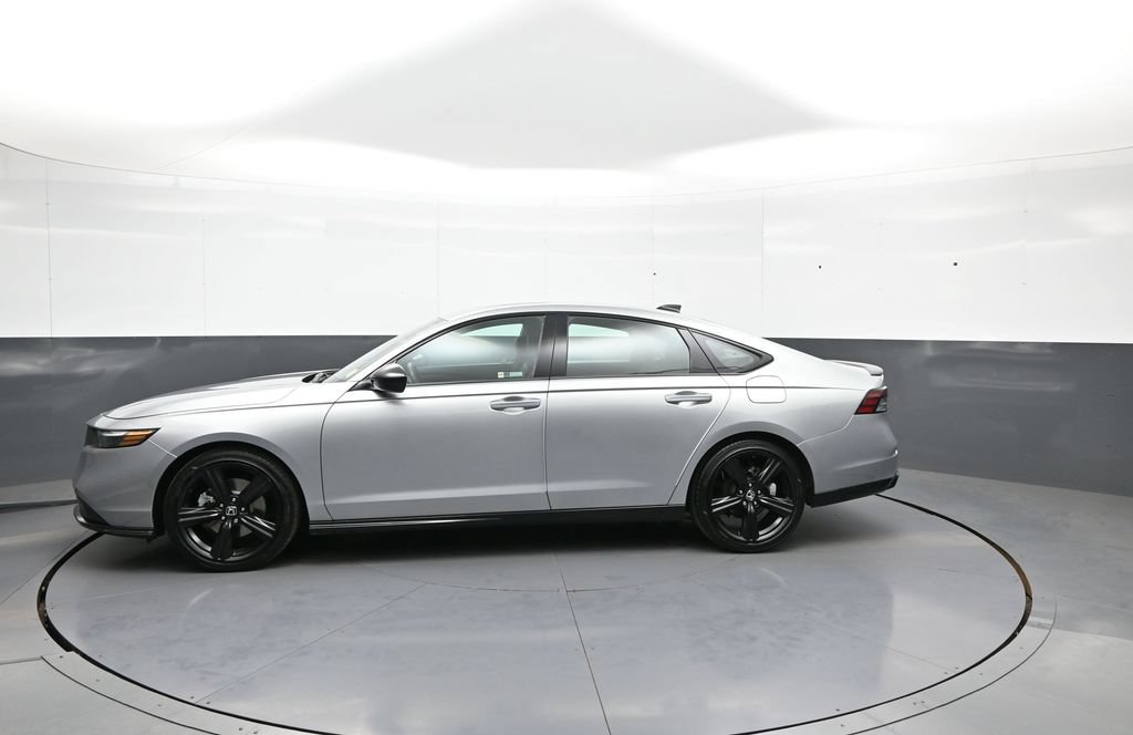 Used 2024 Honda Accord Sport image 9