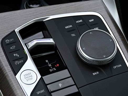 Used 2025 BMW 430i Coupe w/ M Sport Package image 17