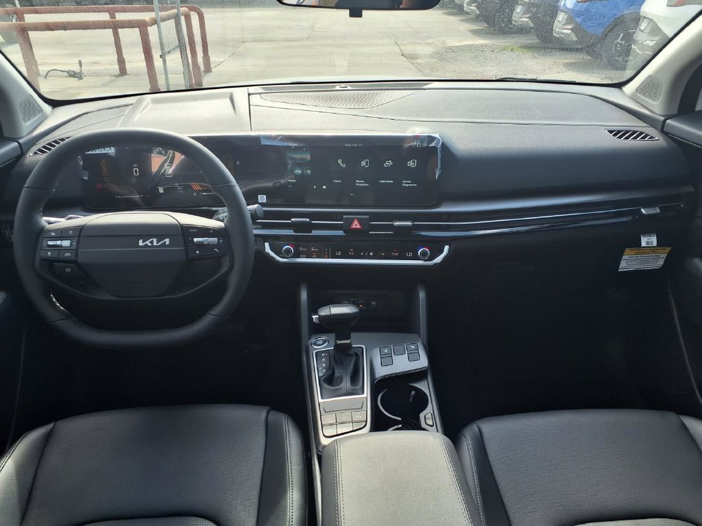 Certified 2026 Kia Sportage EX w/ EX Panorama Roof Package FWD image 3