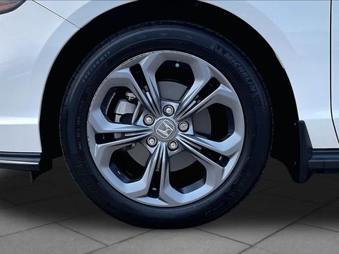 Used 2023 Honda Accord EX image 10