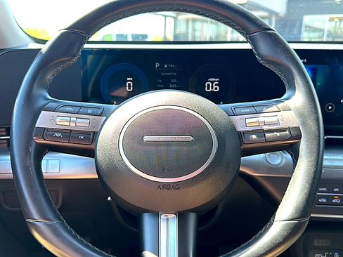 Used 2024 Hyundai Kona SEL image 11