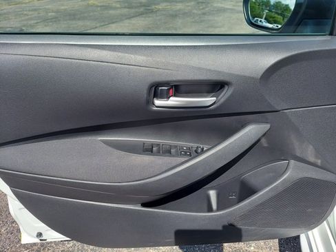 Used 2020 Toyota Corolla LE image 33