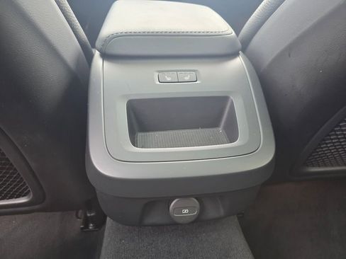 Used 2025 Volvo V60 B5 Cross Country Plus image 17