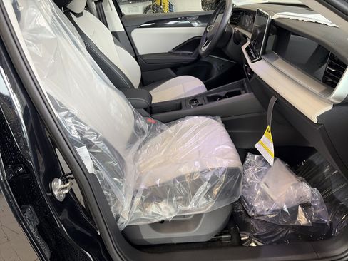 New 2026 Volkswagen Tiguan SE image 24