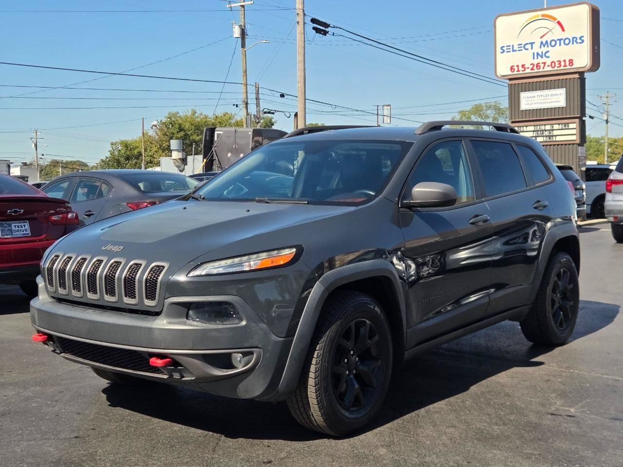 Used 2016 Jeep Cherokee Trailhawk w/ Comfort/Convenience Group AWD/4WD image 2