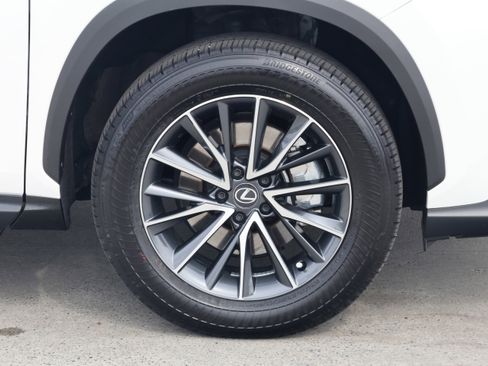 Used 2025 Lexus NX 250 FWD w/ Towing Package (2000 Lbs) image 11