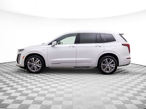 Certified 2024 Cadillac XT6 Premium Luxury w/ Platinum Package image 5