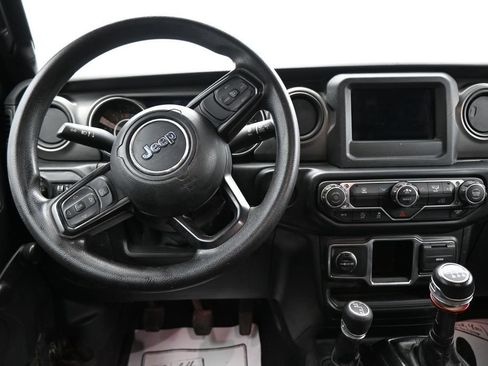 Used 2022 Jeep Gladiator Sport w/ Trailer Tow Package AWD/4WD image 12